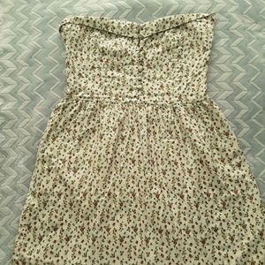 Short strapless dress